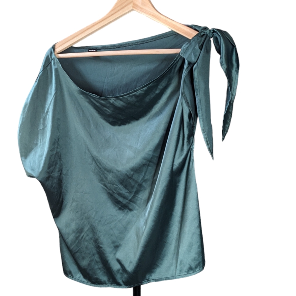 Emerald Shiny Holiday Tie-Shoulder Top by Shein, sz L, no flaws